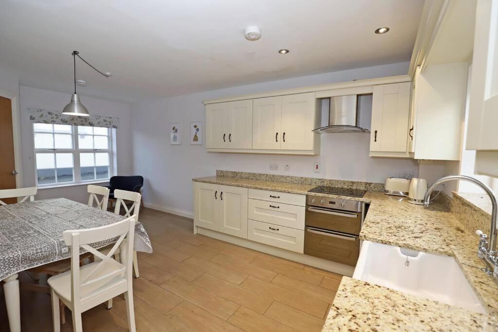 Royal Hillsborough Village Luxury Townhouse Exterior foto